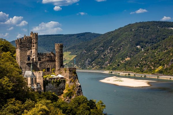 Où faire une croisière fluviale le long du Rhin en Allemagne ?